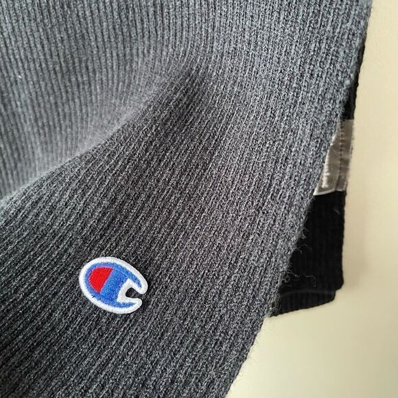 CHAMPION black ripped scarf - Picture 4 of 6